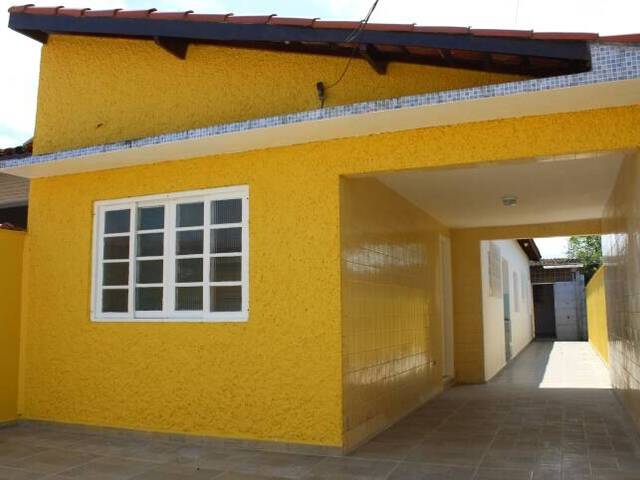 Casa de Praia para Venda em Mongaguá - 1